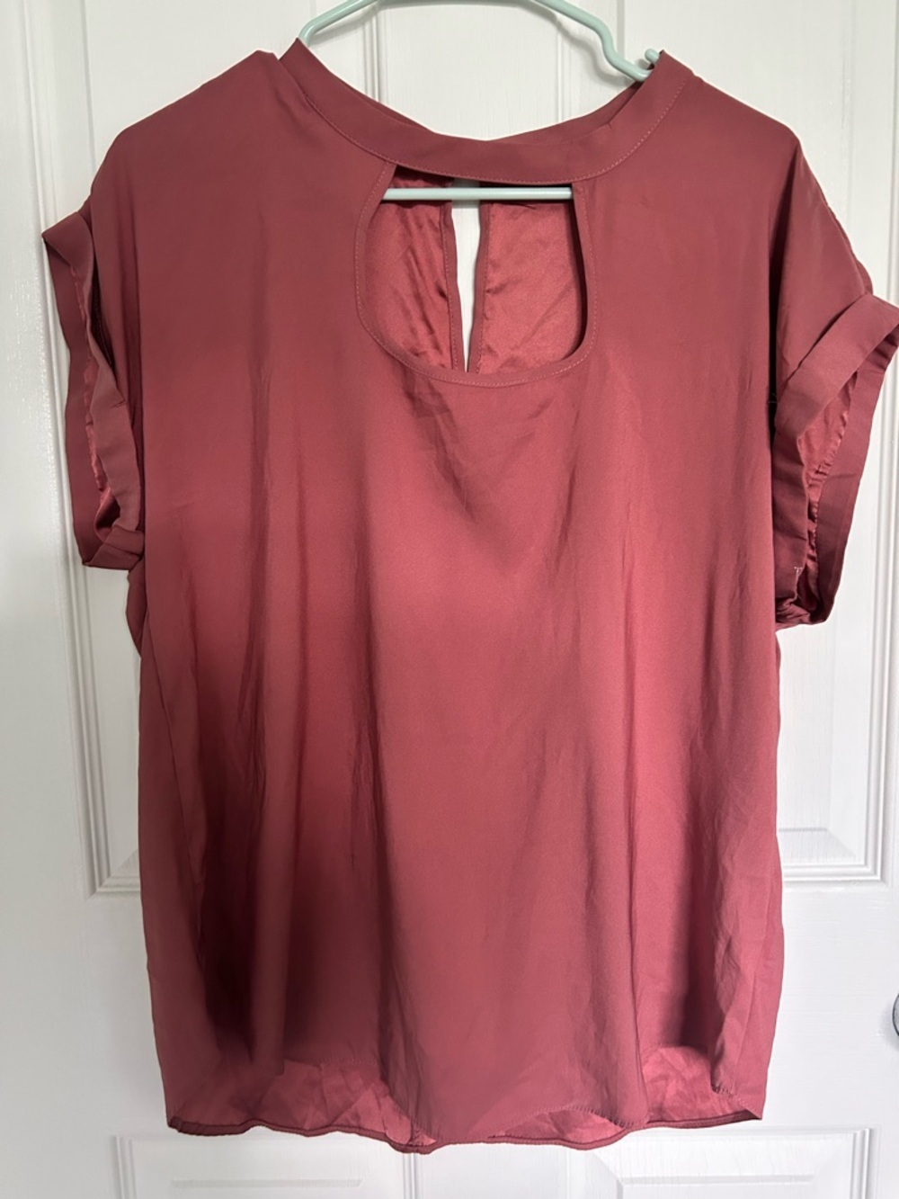SO Mauve Short Sleeve Blouse with Front Keyhole| Women’s Large - Picture 2 of 4